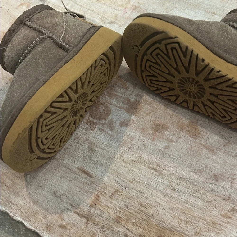 Ugg Cozy‎ Brown Kids Boots